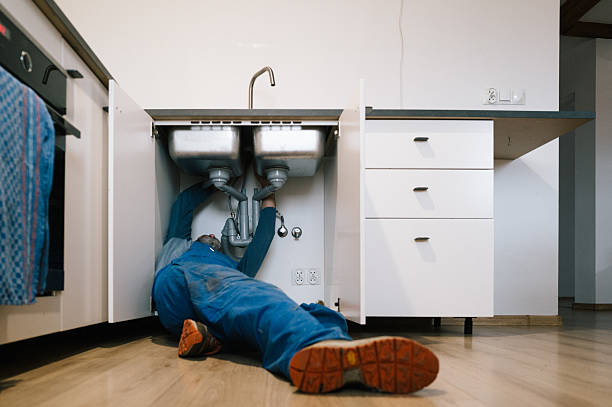 Professional Leak Detection technician working in Russell, MA